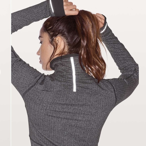 Lululemon Base Runner 1/2 Zip
Heathered Herringbone Heathered Black W3B82S
Sz 8 - Picture 4 of 8